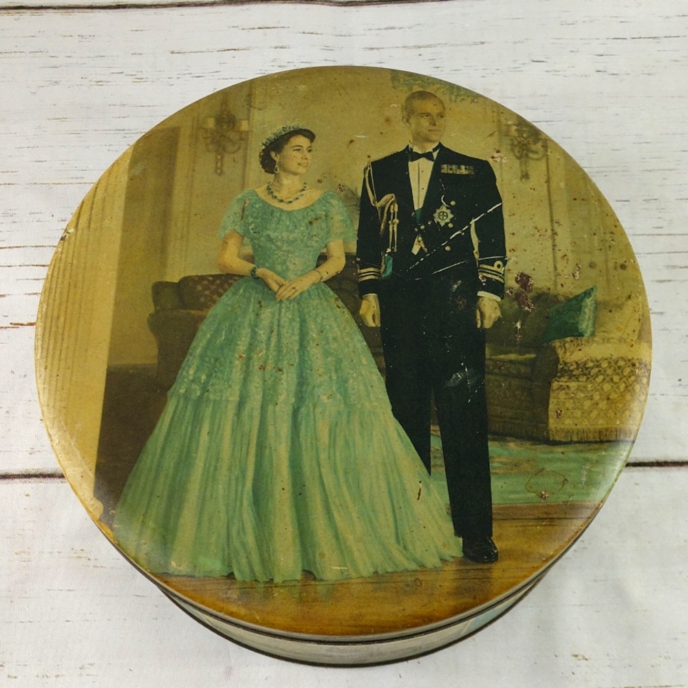 Vintage Huntley & Palmers Biscuits Tin Queen Elizabeth Prince Philip